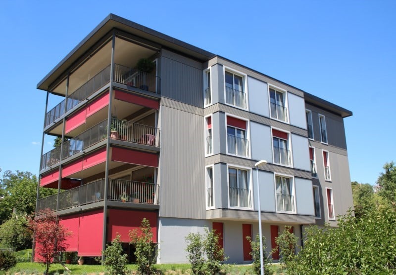 Neubau MFH in Küsnacht Holzelementbau und Holzfassade