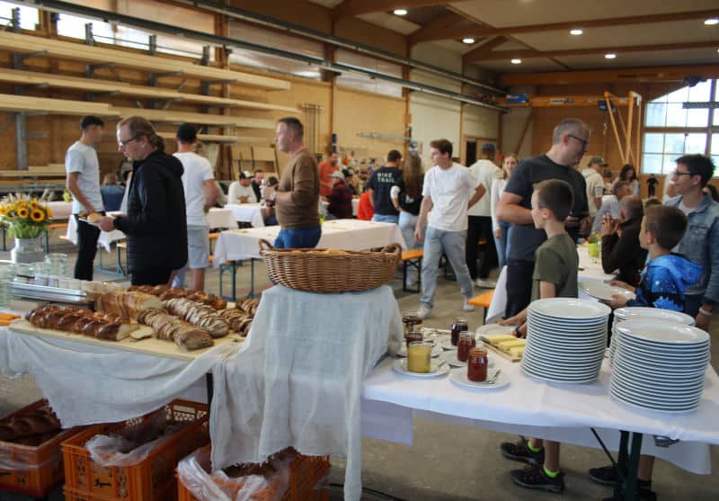 Offene Stellen / Jobs 16 15