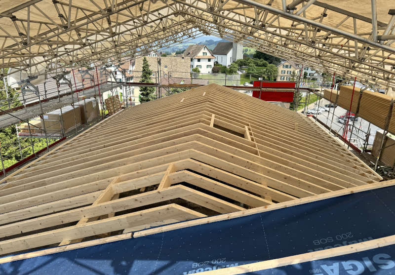 ersatz-dachkonstruktion-nach-brandfall